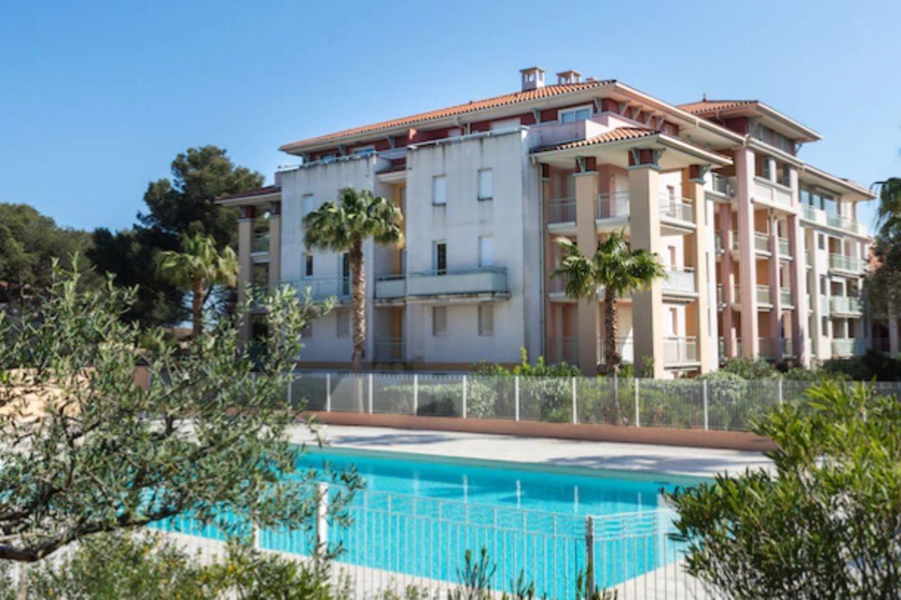 Vacancéole - Les Calanques Du Parc Fréjus Exterior foto